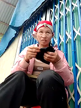 donna-bae online show from 10/25/25, 08:55