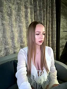 MissOyee online show from 11/15/25, 06:26