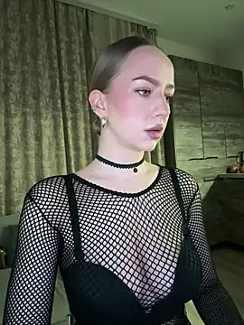 MissOyee online show from 02/12/26, 07:20