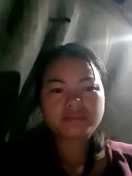 emly-xinh18 online show from 10/24/25, 08:38