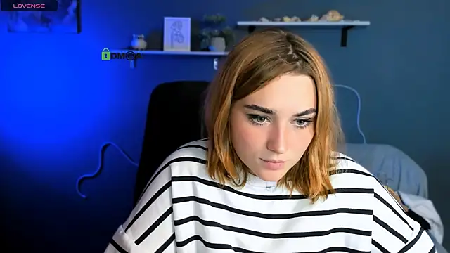 Snapshot of casey_meow_ chatting on 10/23/25, 08:35 casey meow online show from 10/23/25, 08:35