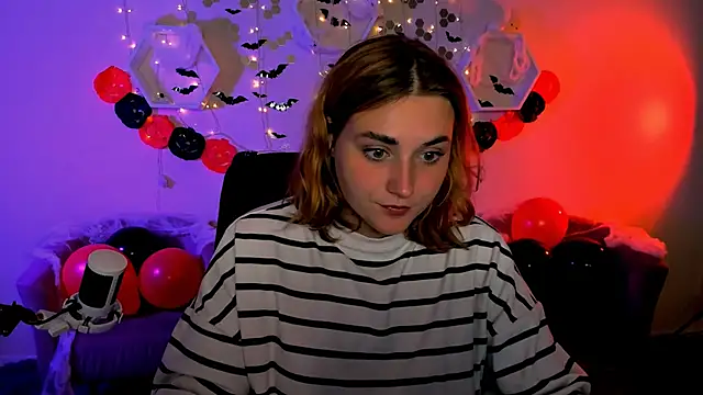 Snapshot of casey_meow_ chatting on 10/27/25, 09:46 casey meow online show from 10/27/25, 09:46