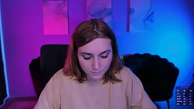 Snapshot of casey_meow_ chatting on 11/25/25, 09:42 casey meow online show from 11/25/25, 09:42