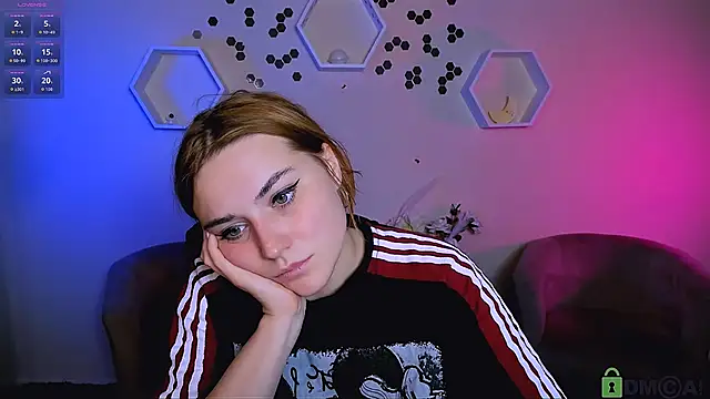 Snapshot of casey_meow_ chatting on 11/30/25, 10:08 casey meow online show from 11/30/25, 10:08