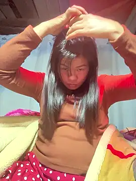 Snapshot of Qinjid002 chatting on 01/13/26, 12:21 Qinjid002 online show from 01/13/26, 12:21