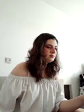 Snapshot of Luna_Moody chatting on 09/29/25, 05:01 Luna Moody online show from 09/29/25, 05:01