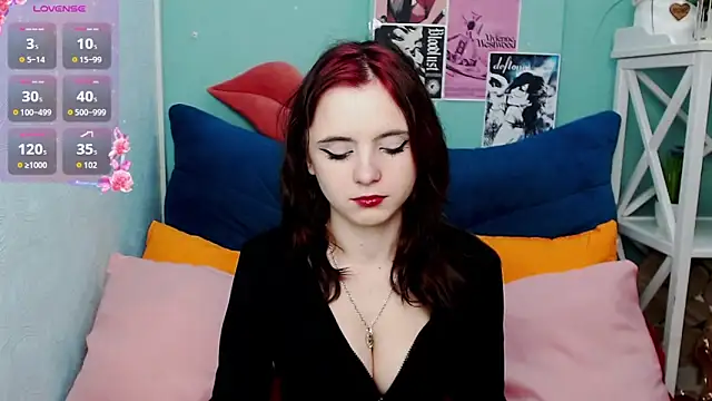 VivienneRo online show from 11/23/25, 05:51