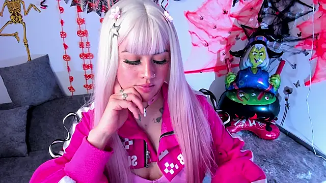 lilielou  online show from 10/29/25, 09:27