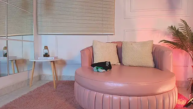 alessia moon1 online show from 10/29/25, 01:35