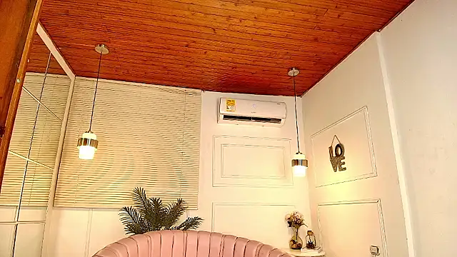 alessia moon1 online show from 01/07/26, 12:07