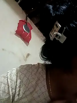 Hot Shredha online show from 10/27/25, 03:32