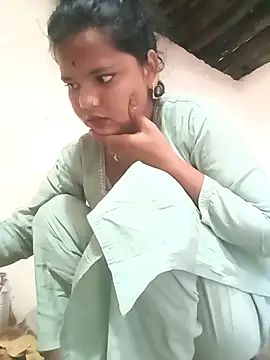 Hot Shredha online show from 11/02/25, 01:52