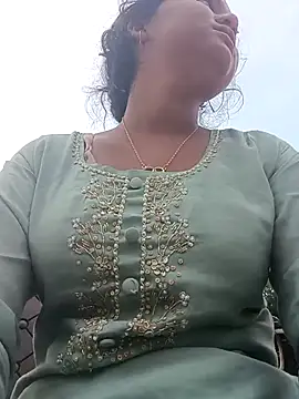 Hot Shredha online show from 11/04/25, 01:38