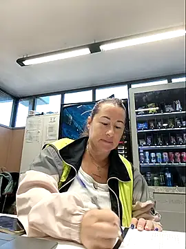 bichota85 online show from 10/07/25, 10:12