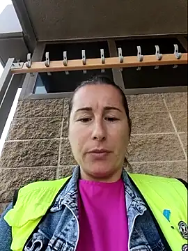 bichota85 online show from 10/24/25, 10:33