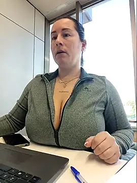 bichota85 online show from 02/16/26, 10:00