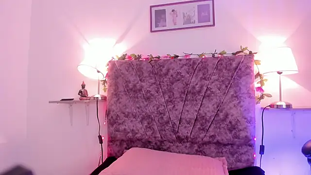 sharlot montalvo  online show from 10/23/25, 01:54