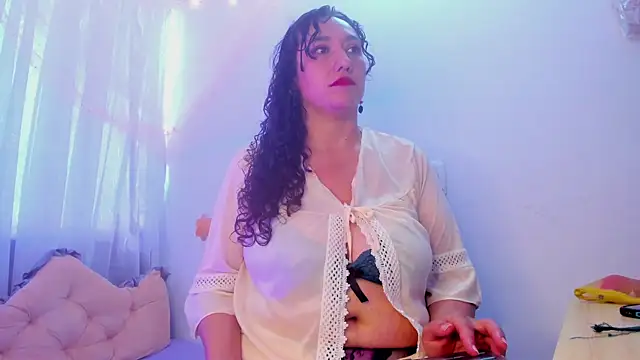 sharlot montalvo  online show from 11/06/25, 03:02