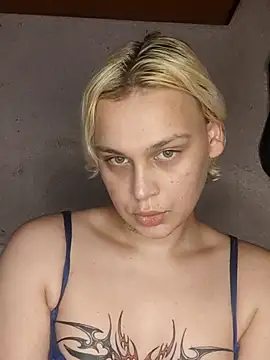 Snapshot of MargoShein chatting on 10/27/25, 01:48 MargoShein online show from 10/27/25, 01:48