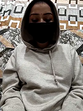 Sophia James  online show from 12/18/25, 06:14