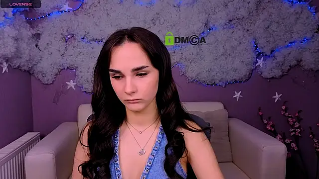 Snapshot of ariana_ross7 chatting on 06/19/26, 09:35 ariana ross7 online show from 06/19/26, 09:35