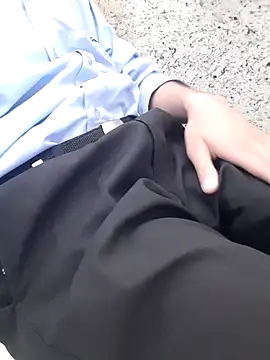 Snapshot of oi_novin2 chatting on 10/16/25, 01:23 oi novin2 online show from 10/16/25, 01:23