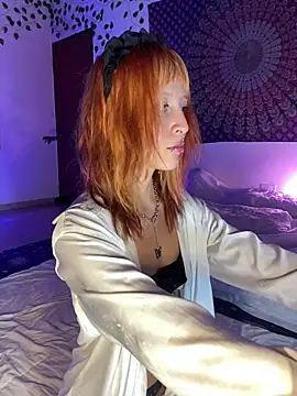 Snapshot of Nymphel1Moth chatting on 09/25/25, 02:15 Nymphel1Moth online show from 09/25/25, 02:15