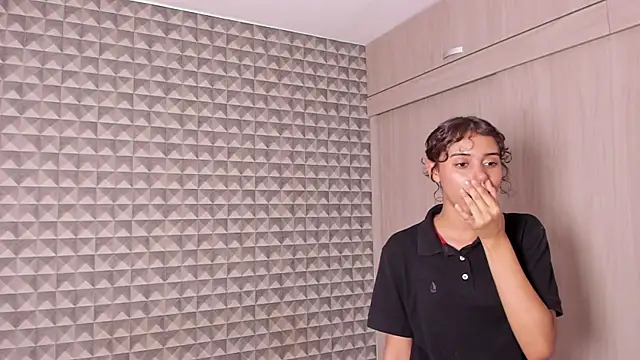 Snapshot of MissDhana chatting on 11/21/25, 07:23 MissDhana online show from 11/21/25, 07:23