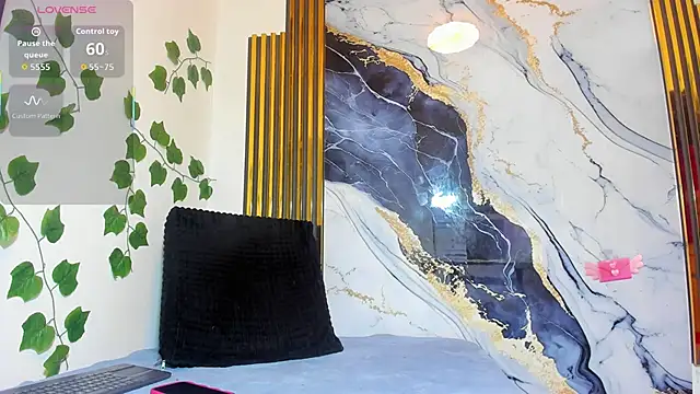 brittanyy20 online show from 10/07/25, 10:12