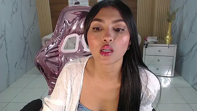 lissandra s online show from 10/18/25, 08:31