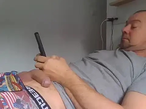 hugoboys4576 online show from 11/26/25, 11:22