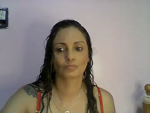 Snapshot of dulcefanny chatting on 01/06/26, 01:42 dulcefanny online show from 01/06/26, 01:42