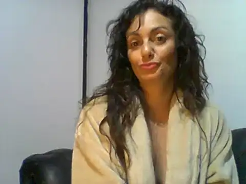 Snapshot of dulcefanny chatting on 05/27/26, 01:57 dulcefanny online show from 05/27/26, 01:57