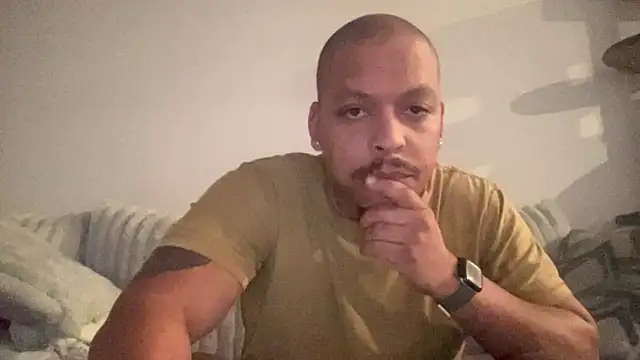 Snapshot of caramelizedzeus chatting on 11/11/25, 11:43 caramelizedzeus online show from 11/11/25, 11:43