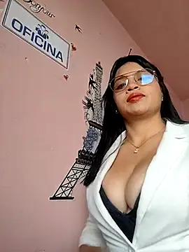 Snapshot of MILA__06 chatting on 09/24/25, 12:19 MILA 06 online show from 09/24/25, 12:19