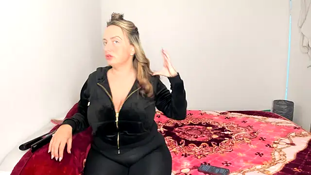 Snapshot of QueenStacyxox chatting on 09/29/25, 07:08 QueenStacyxox online show from 09/29/25, 07:08