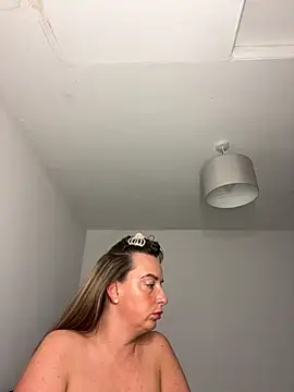 Snapshot of QueenStacyxox chatting on 10/16/25, 11:17 QueenStacyxox online show from 10/16/25, 11:17