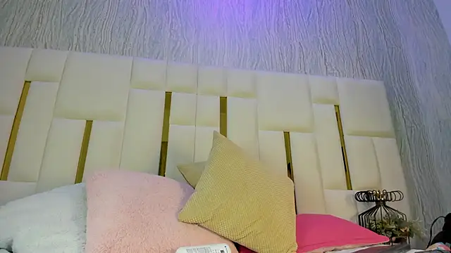 mia vy online show from 05/05/26, 03:03