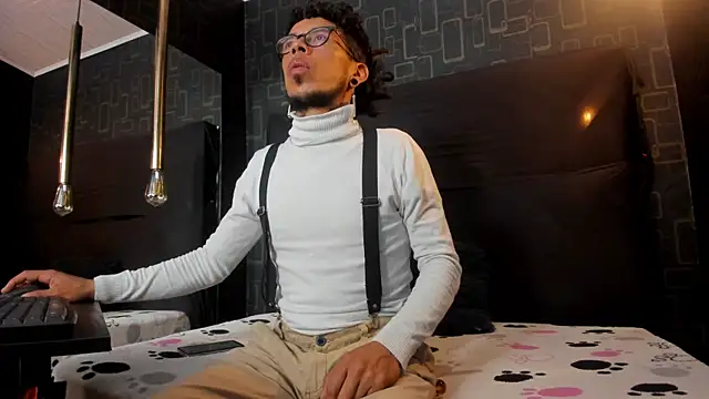 Snapshot of Alien_high chatting on 09/28/25, 12:54 Alien high online show from 09/28/25, 12:54