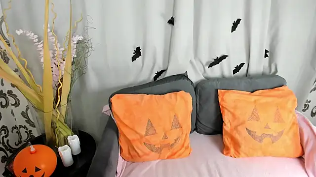  Velvet peach  online show from 10/31/25, 05:19