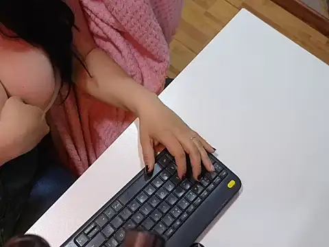 valery cute 18 online show from 12/05/25, 12:08