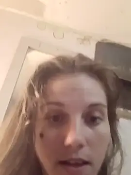 Snapshot of cicithtbitch chatting on 10/05/25, 10:29 cicithtbitch online show from 10/05/25, 10:29