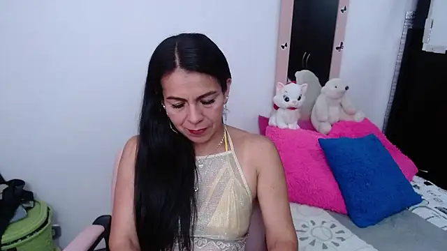 camilavargas  online show from 11/29/25, 10:02