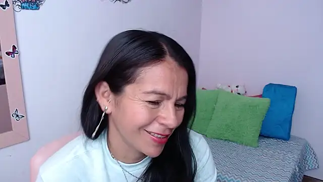 Snapshot of camilavargas_ chatting on 02/24/26, 02:37 camilavargas online show from 02/24/26, 02:37