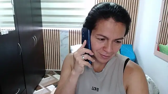 camilavargas  online show from 05/04/26, 09:33