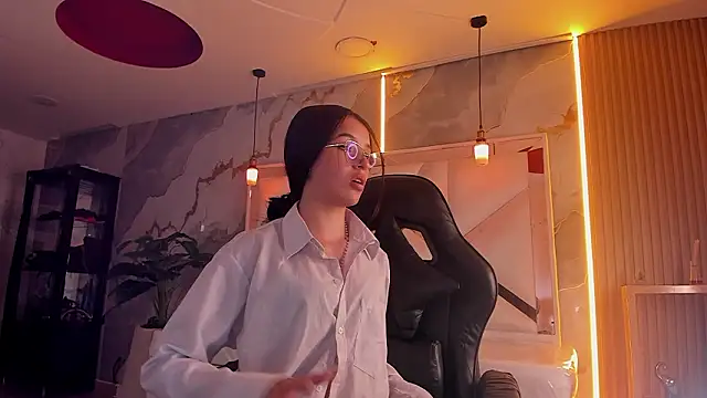 sophiadoll tf online show from 02/02/26, 08:40