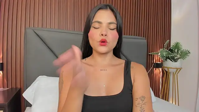 molly lovee  online show from 05/06/26, 07:08