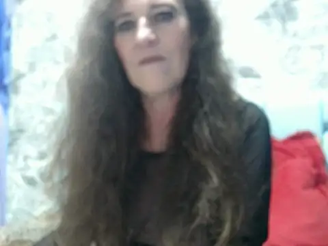 Snapshot of chanel-lam chatting on 11/13/25, 01:10 chanel-lam online show from 11/13/25, 01:10