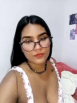 Snapshot of Renata_Zoe chatting on 10/06/25, 01:25 Renata Zoe online show from 10/06/25, 01:25