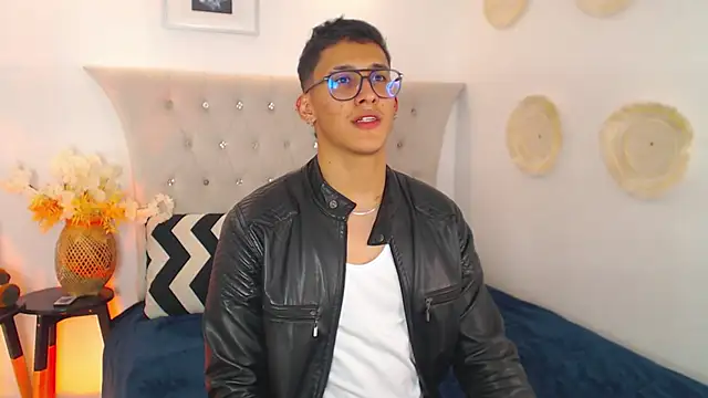 SalvadorFit online show from 09/18/25, 09:17